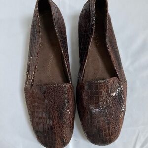 AEROSOLES Brown Textured Flats